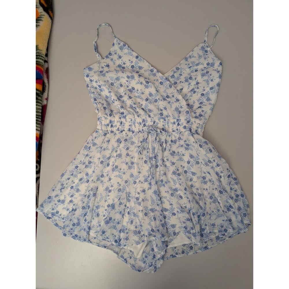 Trixxi Womens Romper M Medium Blue White Floral V-Neck Chiffon Dress Shorts Line
